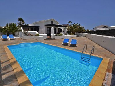 LANZAROTE - kleine Villa mit Privatpool am Meer