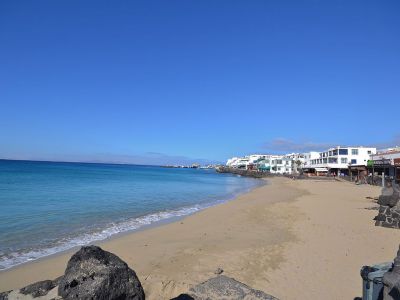 Ferienwohnung F-004 am Strand in Playa Blanca Strandbild 2