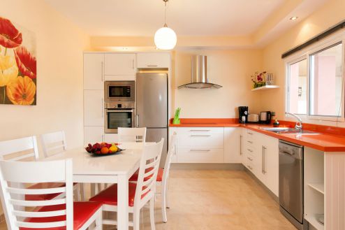 G-100 Moderne Villa Gran Canaria Küche mit Esstisch