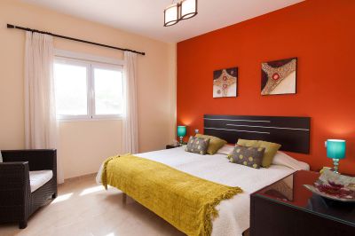 G-100 Moderne Villa Gran Canaria Schlafzimmer mit Doppelbett Bild 4