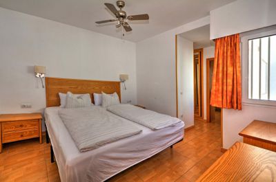 Morro Jable Ferienwohnung am Strand F-014 / Schlafzimmer mit Doppelbett