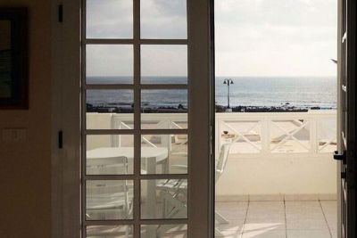 LANZAROTE Ferienhaus am Meer / Terrassentür mit Meerblick