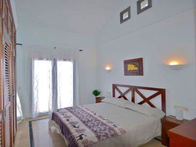 L-020 Playa Blanca Schlafzimmer mit Doppelbett Bild 2