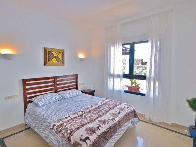 L-020 Playa Blanca Schlafzimmer mit Doppelbett Bild 3