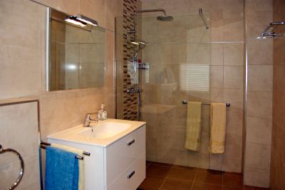 TFS-070 Villa Bad 1 mit Dusche