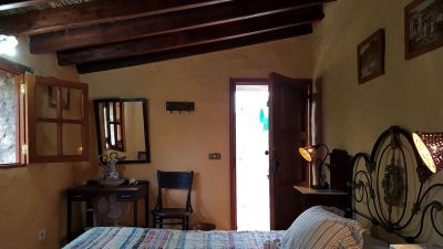 G-250 Finca Gran Canaria Schlafzimmer mit Doppelbett Bild 2