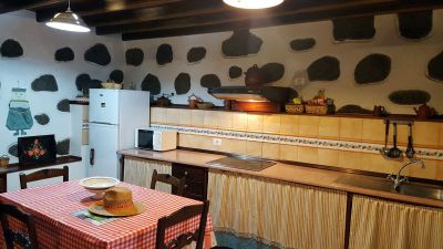 Finca Gran Canaria Küche mit Esstisch G-240