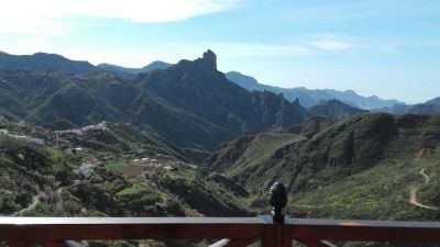 Gran Canaria Finca zum Wandern - Terrasse mit Blick in die Berge