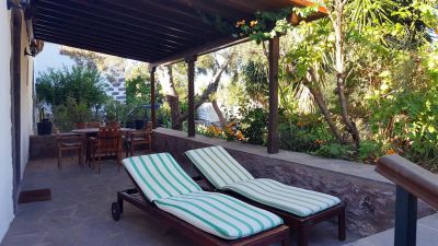 Palmenfinca Gran Canaria - Terrasse mit Sonnenliegen G-140