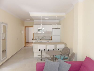 Wohnung A - Wohnraum und Küche