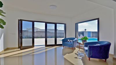 Villa L - 019 Playa Blanca / Wohnraum mit Panoramafenstern