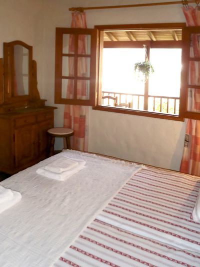 Schlafzimmer mit Doppelbett