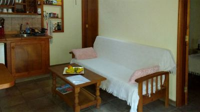 Wohnung 2 Wohnküche mit Couch