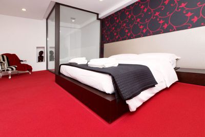 Villa MAD - 054 Schlafzimmer mit Doppelbett Bild 5