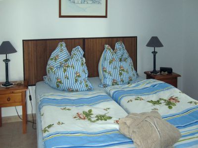 Schlafzimmer mit Doppelbett