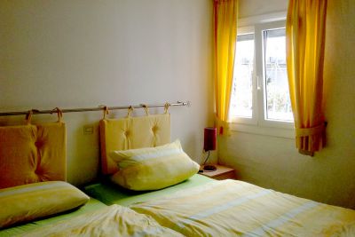 Bild 2 Schlafzimmer mit Doppelbett