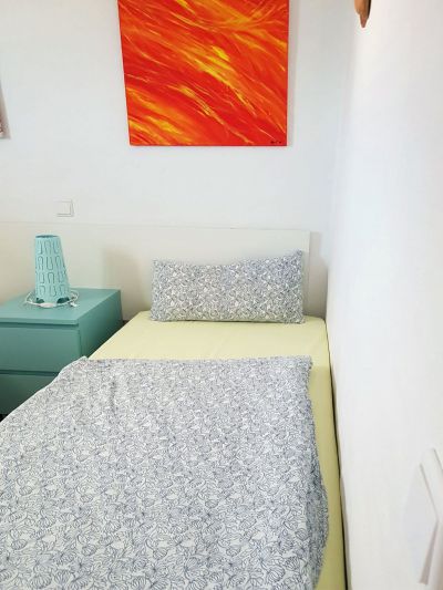 Schlafzimmer mit zwei Einzelbetten