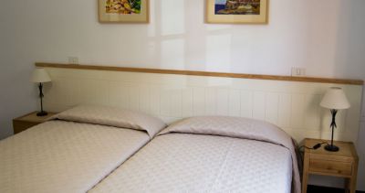 Schlafzimmer mit Doppelbett / Ferienwohnung G-014 Bild 2