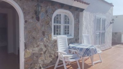 Gran Canaria Ferienhaus G-056 Terrasse mit Tisch und Stühlen