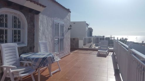 Gran Canaria Ferienhaus G-056 Terrasse mit Sonnenliegen