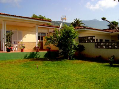 TFN-058 Ferienhaus Rasengrundstück mit Blick aufs Haus