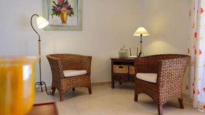 Wohnzimmer mit Rattan Sitzgruppe - Penthaus Wohnung TFS-059 Playa San Juan