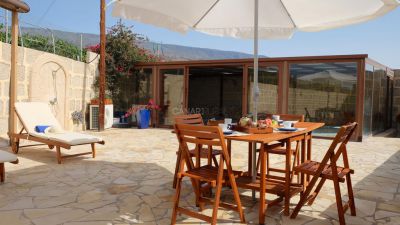 Finca Teneriffa Süd - Terrasse mit Esstisch