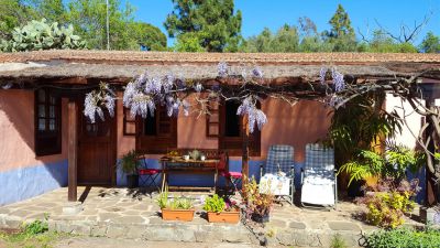 Biologische Finca mit Pool Gran Canaria Veranda mit Sonnenliegen