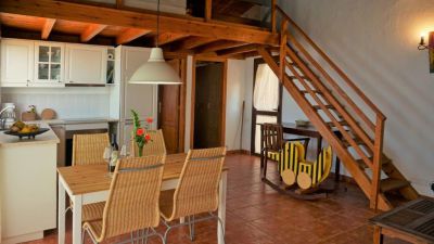 P-204 Ferienhaus La Palma Wohnzimmer und Balustrade