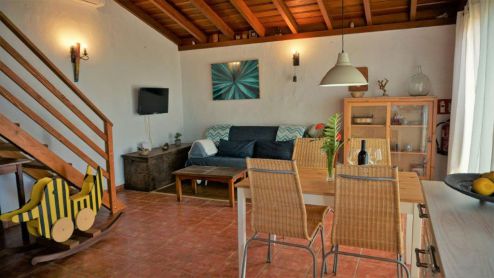 P-204 Ferienhaus La Palma Wohnzimmer gesamt 1