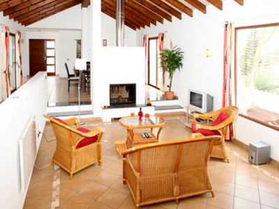 F-215 Villa Fuerteventura - Wohnraum mit Rattansitzecke