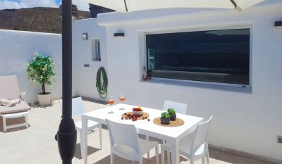 Gran Canaria Ferienhaus am Meer G-142 - Terrasse mit Tisch