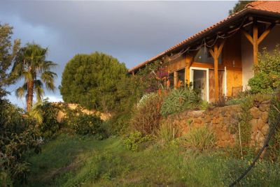 Ferienhaus Puntagorda Hausansicht und Terrasse