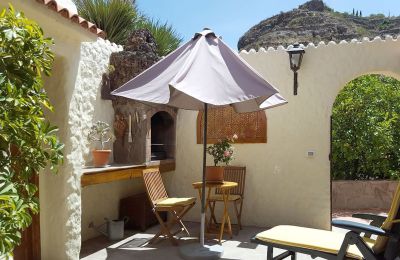 Gran Canaria - Finca G-224 für Wanderurlaub Terrasse mit Sonnenschirm