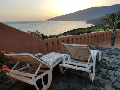 Finca El Hierro Sonnenliegen mit Meerblick / H-110