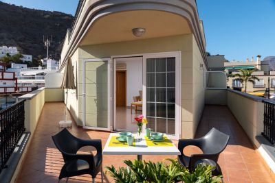 G-018 Ferienwohnung Puerto de Mogan Terrasse mit Esstisch