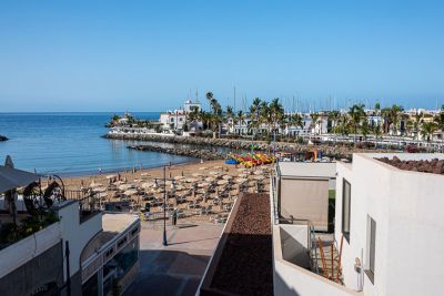 Puerto de Mogan Meerblick auf den Strand