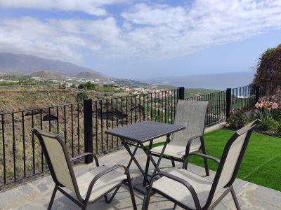 P-173 Ferienhaus in Tazacorte Terrasse mit Tisch