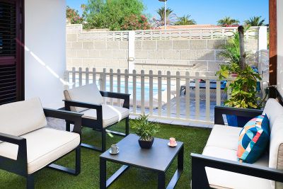 Ferienhaus Teneriffa - Terrasse mit Gartenmöbeln