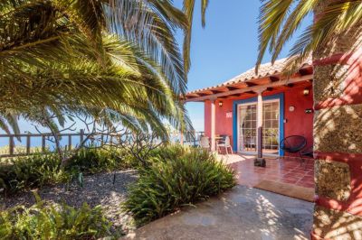 Ferienhaus La Palma mit Terrasse & Meerblick P-200