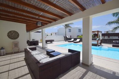 Lanzarote Villa Sitzecke überdacht am beheiztem Pool L-025
