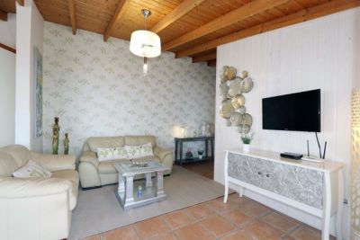 Teneriffa Finca TFS-084 Wohnzimmer Couch mit SAT-TV