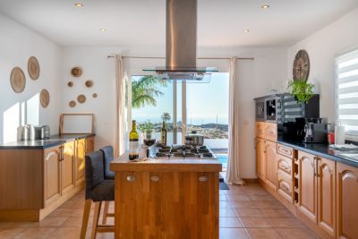 Villa Lanzarote L-074 Küche mit Kochinsel