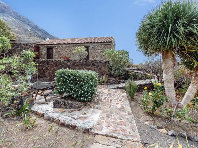 Finca Gran Canaria G007 - Blick zum Haus mit Terrasse