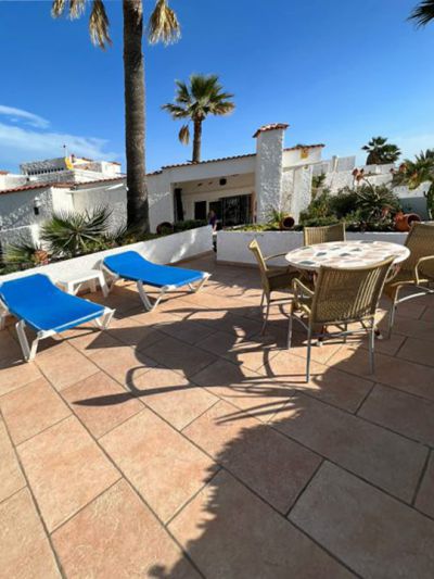 Teneriffa Ferienhaus TFS-180 Terrasse mit Sonnenliegen