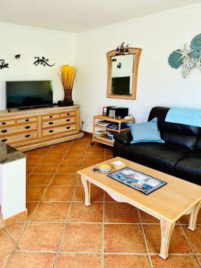 Teneriffa Ferienhaus TFS-180 Wohnzimmer mit Couchtisch