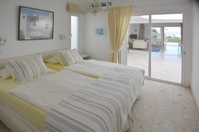 G-095 Gran Canaria Luxus Villa Schlafzimmer mit Doppelbett 2