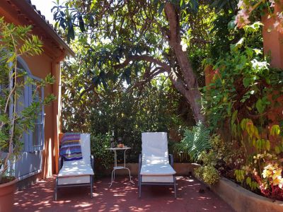 Finca Gran Canaria 233 Terrasse mit Sonnenliegen