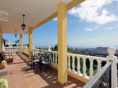 Terrasse - Herrlicher Meerblick vom Ferienhaus in Arona