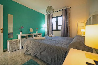 G-153 Ferienhaus in Agaete Schlafzimmer mit Doppelbett